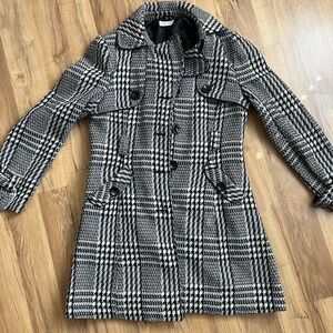 Stylish Black and White Houndstooth Women's Coat